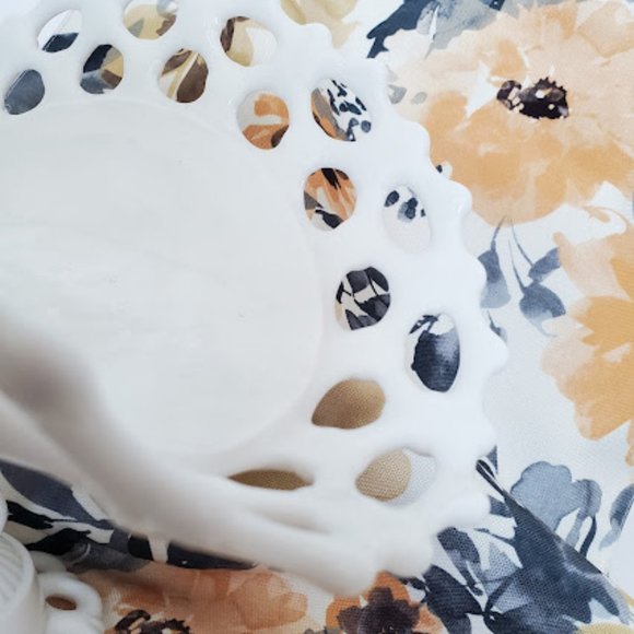 Westmoreland Vintage Milk Glass Pedestal Bowl/Basket - Picture 8 of 9